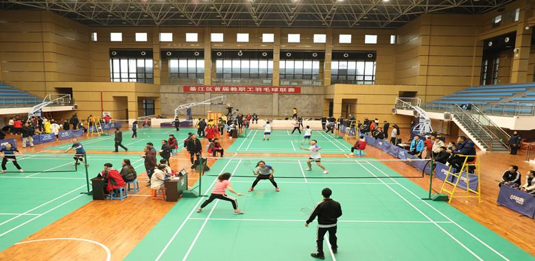 羽毛球比赛_副本.jpg 羽毛球比赛_副本.jpg