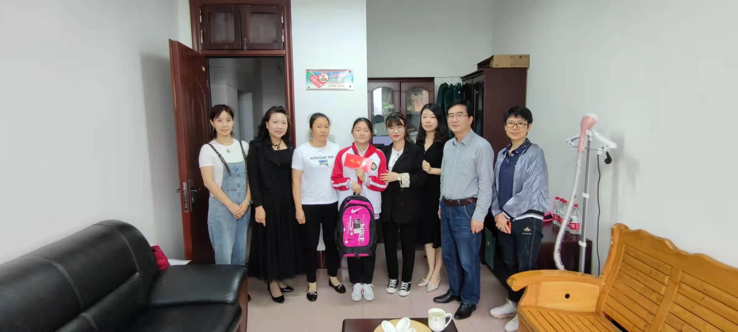 六一.jpg 六一.jpg