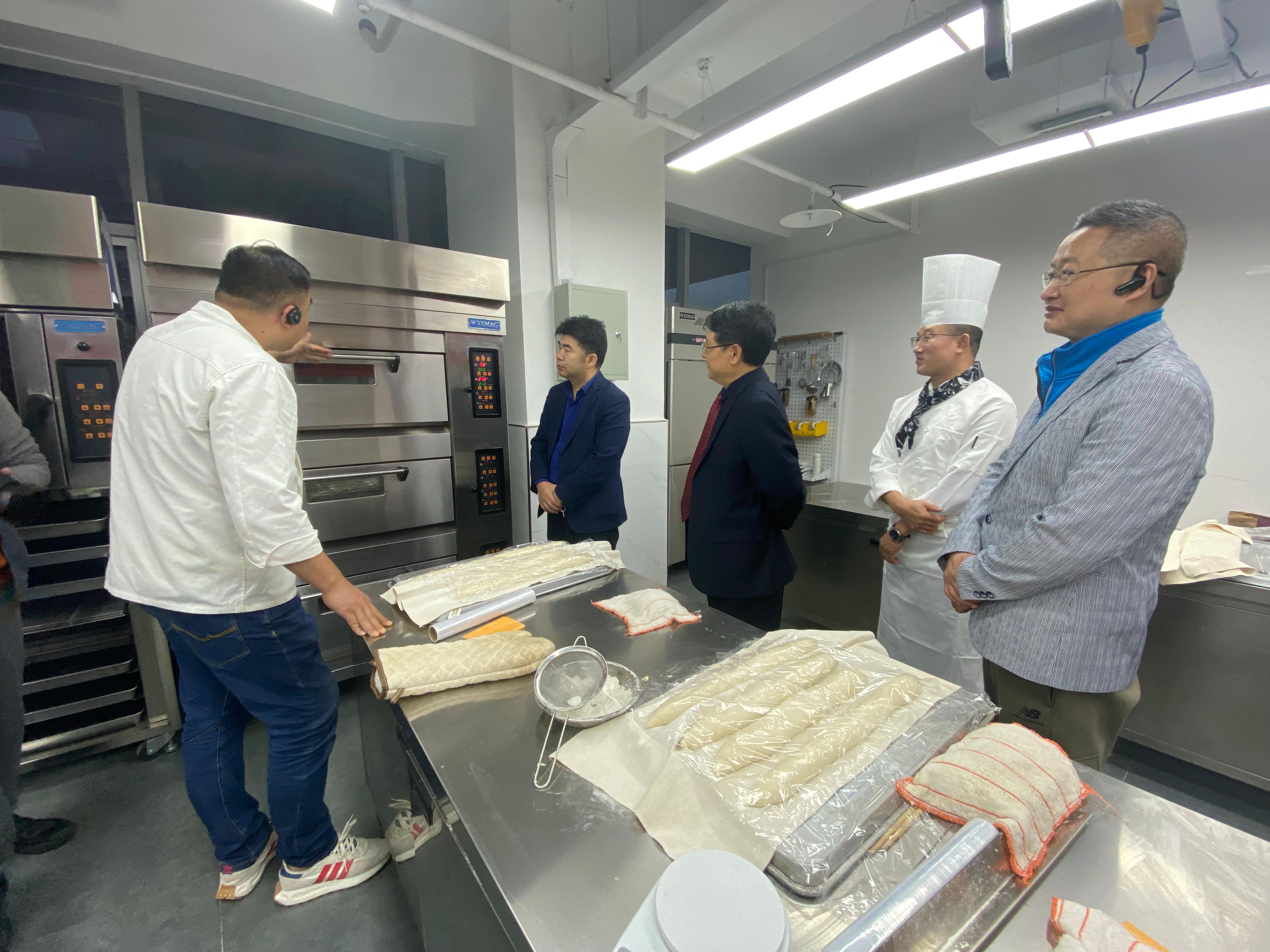 2022.10.31周占福劳模和工匠人才工作室授牌3.JPG 2022.10.31周占福劳模和工匠人才工作室授牌3.JPG