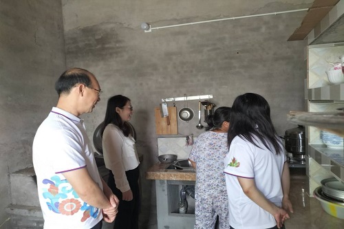大足区回龙镇工会联合会开展走访慰问困难群众活动2.JPG 大足区回龙镇工会联合会开展走访慰问困难群众活动2.JPG