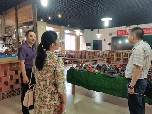 市总调研3.jpg 市总调研3.jpg