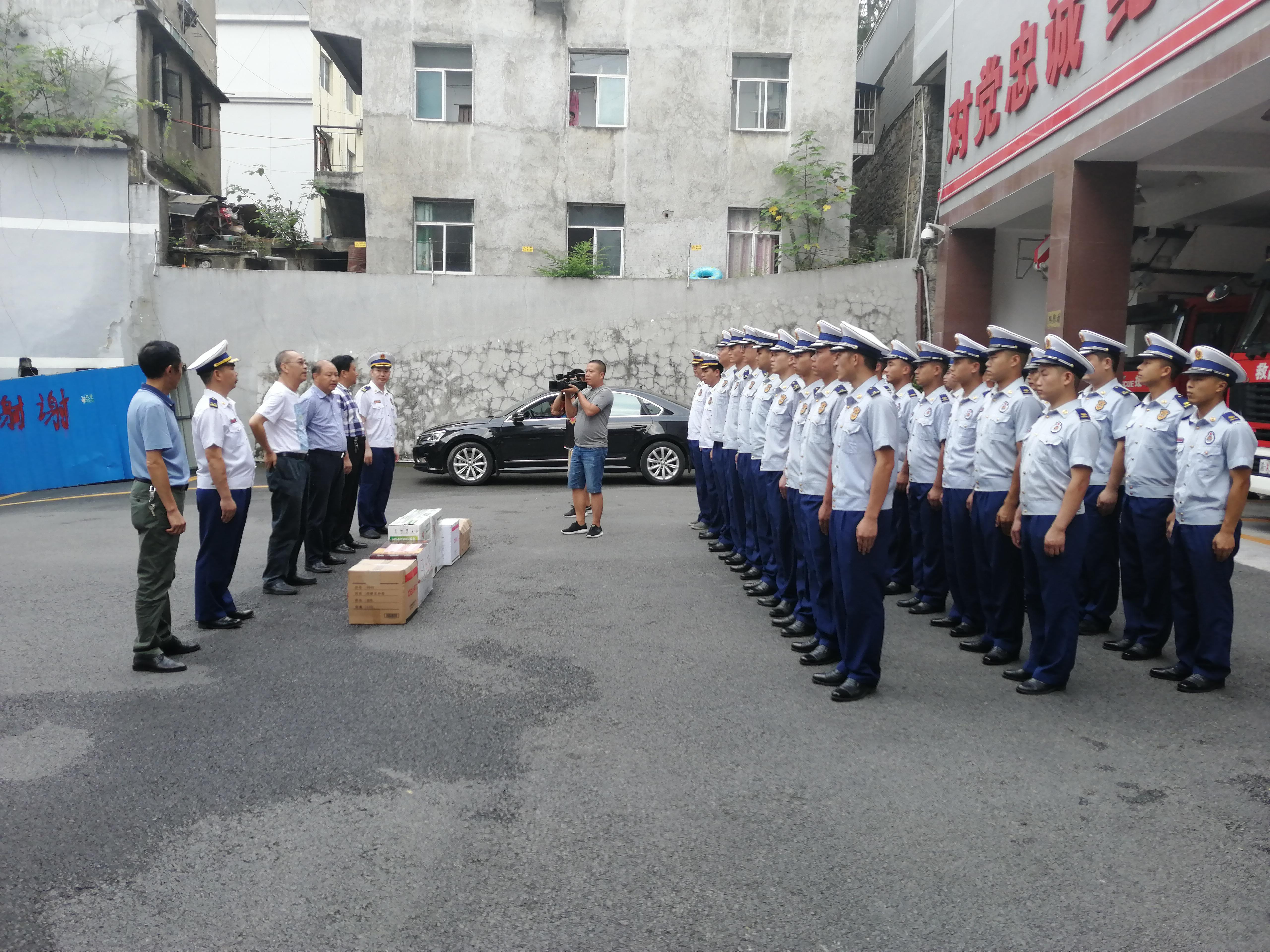 夏送清凉照片1.jpg 夏送清凉照片1.jpg