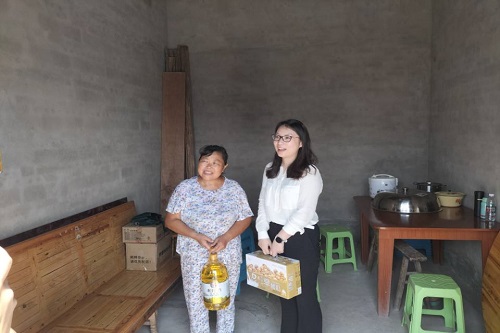 大足区回龙镇工会联合会开展走访慰问困难群众活动3.JPG 大足区回龙镇工会联合会开展走访慰问困难群众活动3.JPG