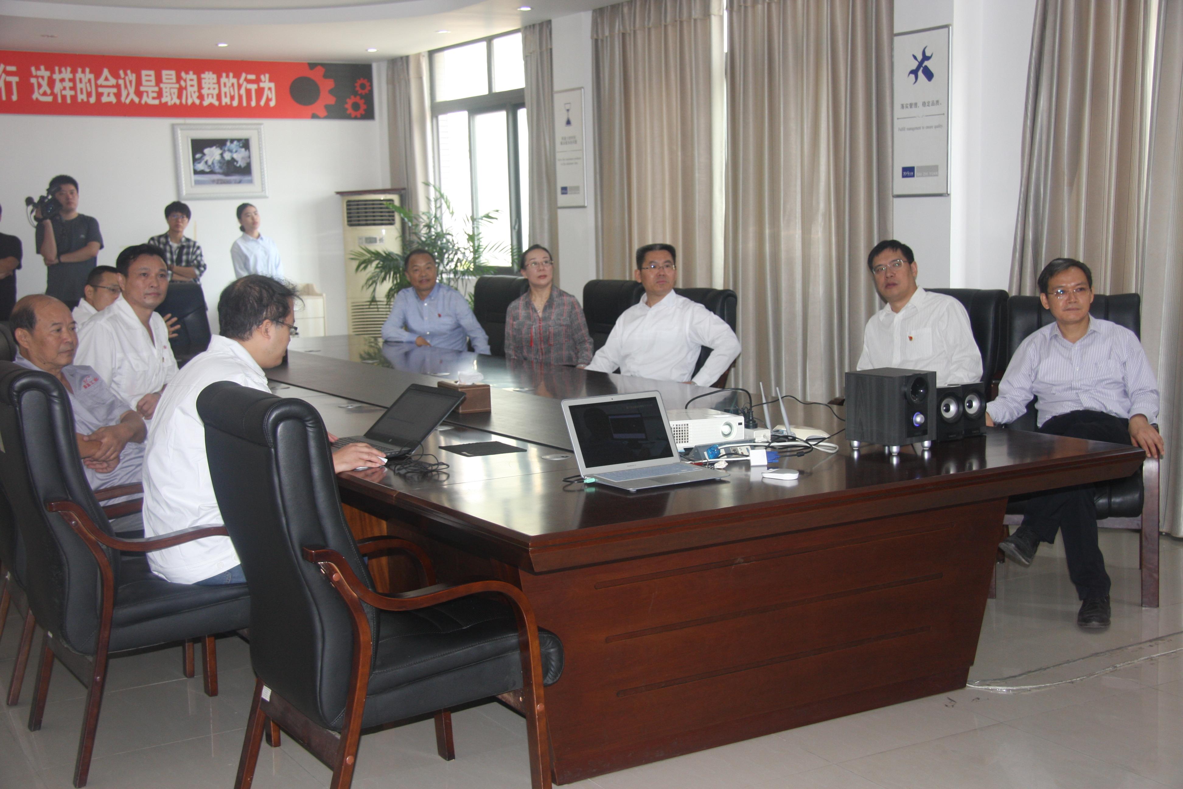 总工会 袁书记慰问2.jpg 总工会 袁书记慰问2.jpg