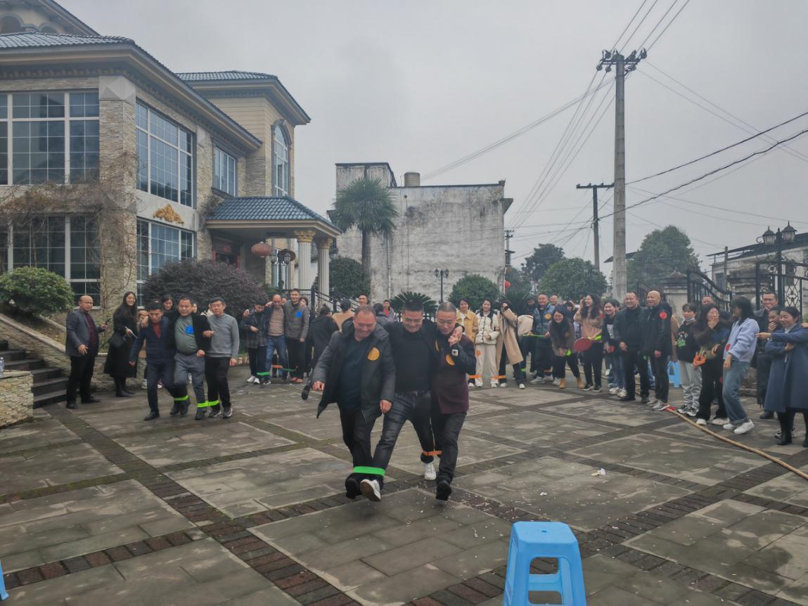 开州区白鹤街道总工会联合开州三宜集团有限公司工会开展“消费帮扶·乡村振兴”联谊活动2.jpg 开州区白鹤街道总工会联合开州三宜集团有限公司工会开展“消费帮扶·乡村振兴”联谊活动2.jpg