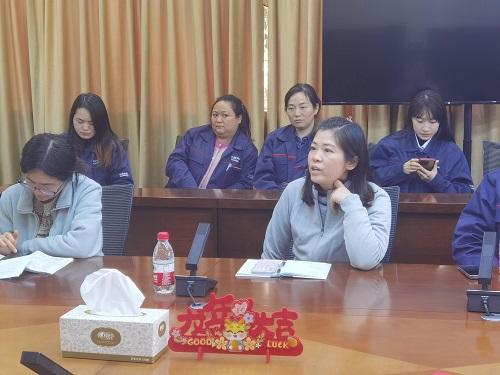 情系女职工 法在你身边3.jpg 情系女职工 法在你身边3.jpg