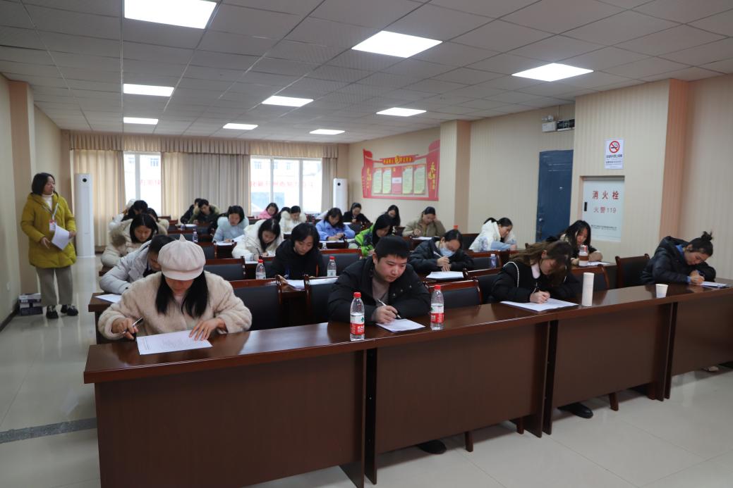 开州区总工会召开2023年度社会化工会工作者述职考核暨专题培训3.jpg 开州区总工会召开2023年度社会化工会工作者述职考核暨专题培训3.jpg