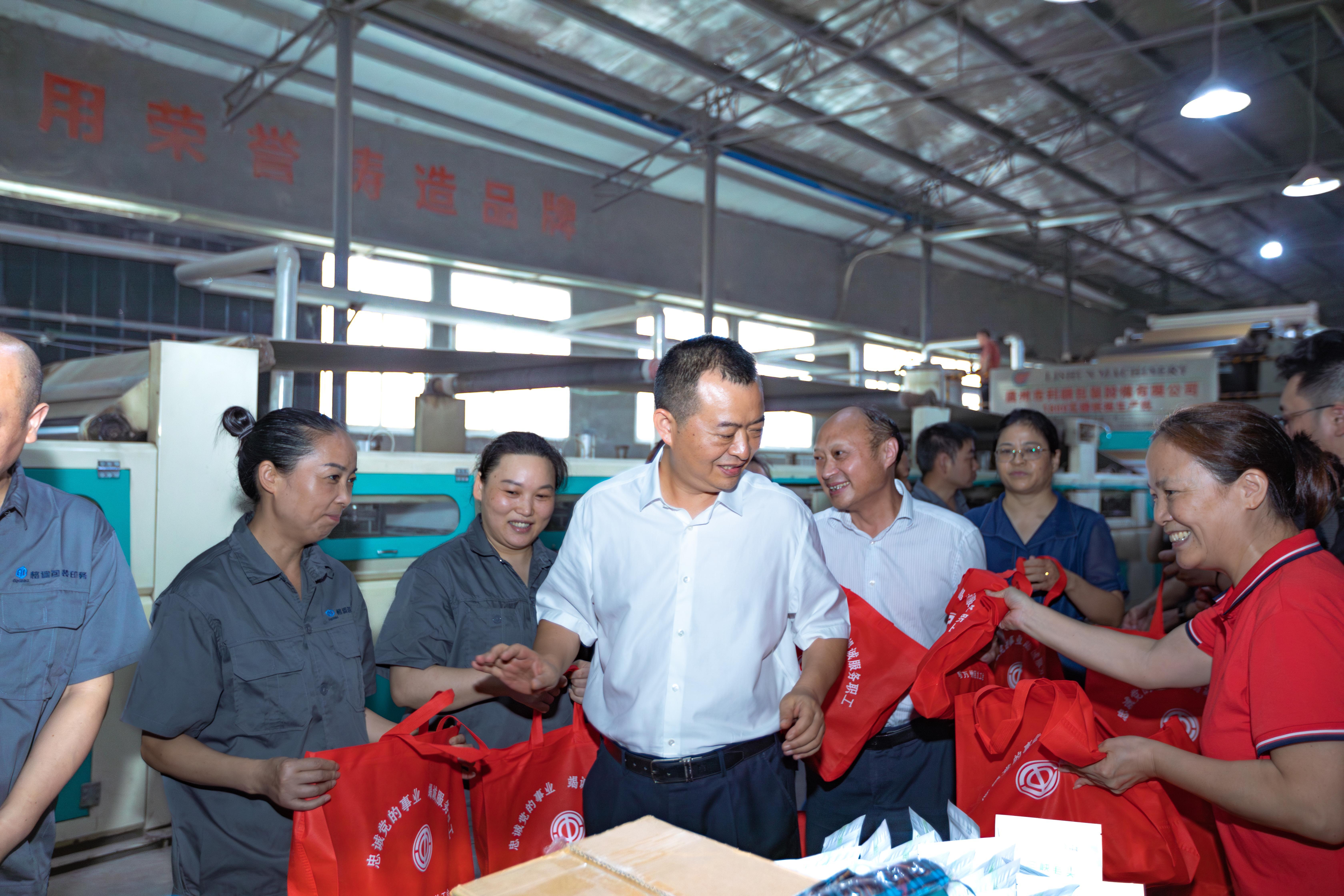 127A8642(1).jpg 127A8642(1).jpg