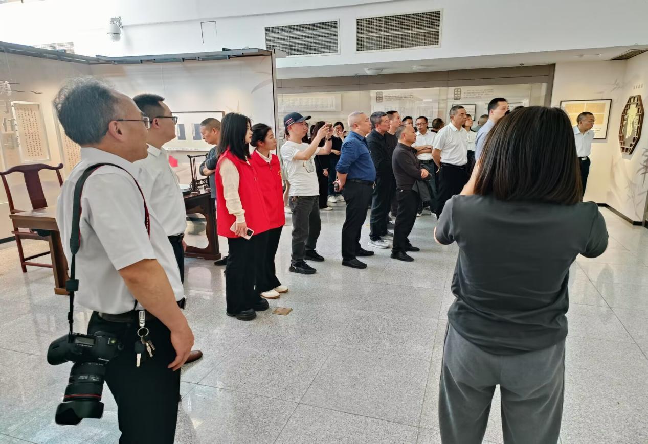 重庆市开州区白鹤街道总工会开展%0D%0A参观《一代廉吏李宗羲》特展学习教育活动2.jpg 重庆市开州区白鹤街道总工会开展%0D%0A参观《一代廉吏李宗羲》特展学习教育活动2.jpg