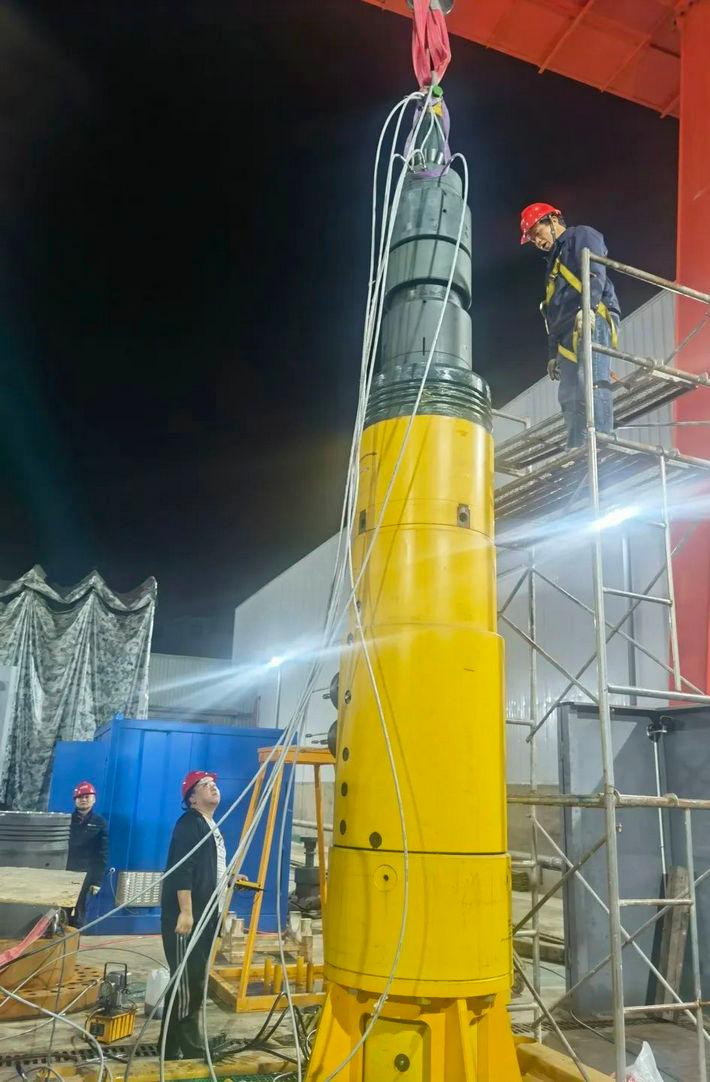 采油树2.jpg 采油树2.jpg