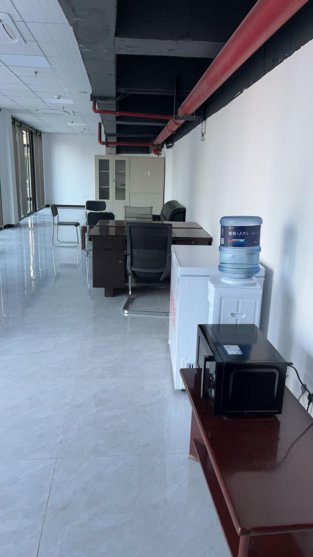 磁器口东门休息室.jpg 磁器口东门休息室.jpg