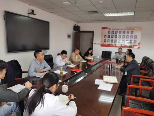 传达学习劳模表彰大会精神.jpg 传达学习劳模表彰大会精神.jpg