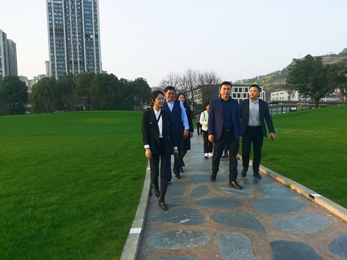 考察云阳环湖绿道.jpg