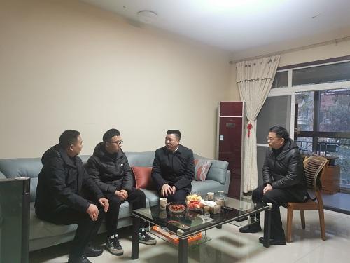 钓鱼.jpg
