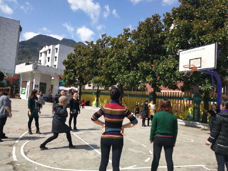 3月8日丁市小学工会2.jpg