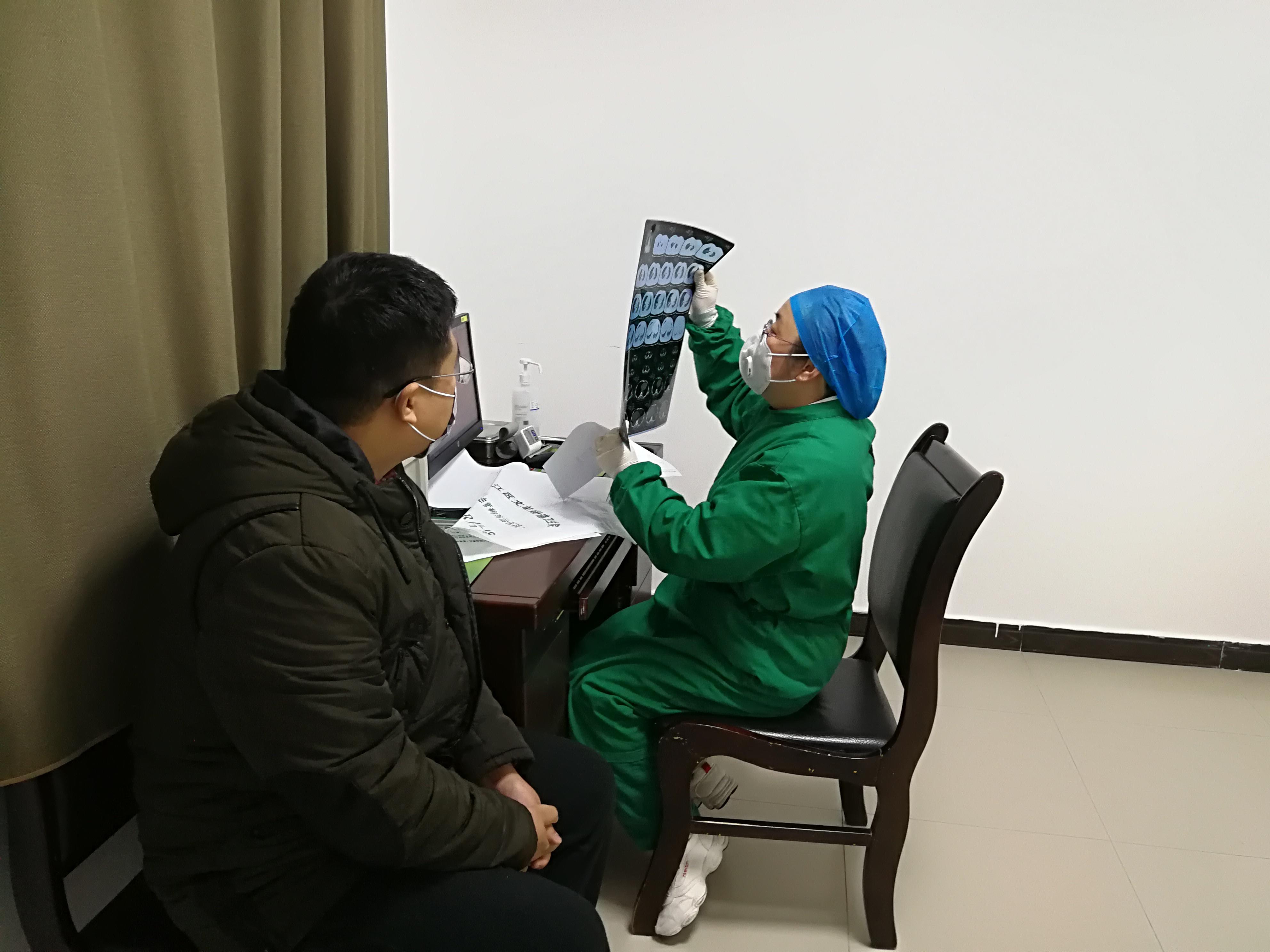 文龙 党员抗疫2.jpg