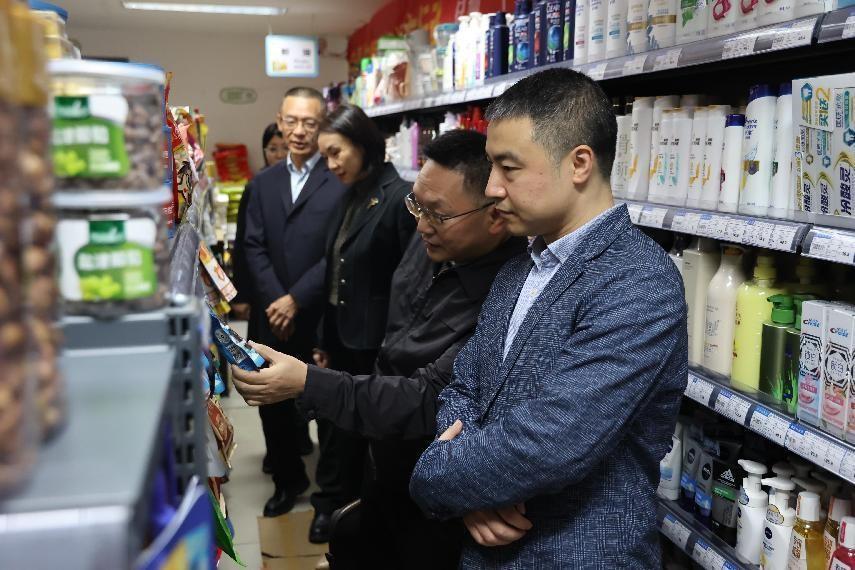 市总工会调研轨道集团职工生活品质提升1.jpg